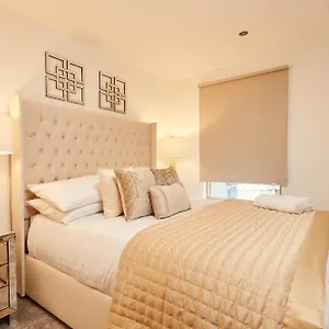 deluxe-city-apt-beautiful-river-leeds-west-yorkshire.yorkshirehotels.net/